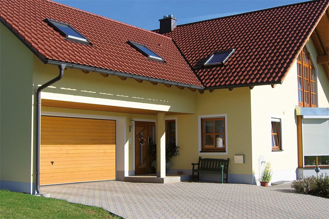 Novoferm Sectionaltor in Holzoptik